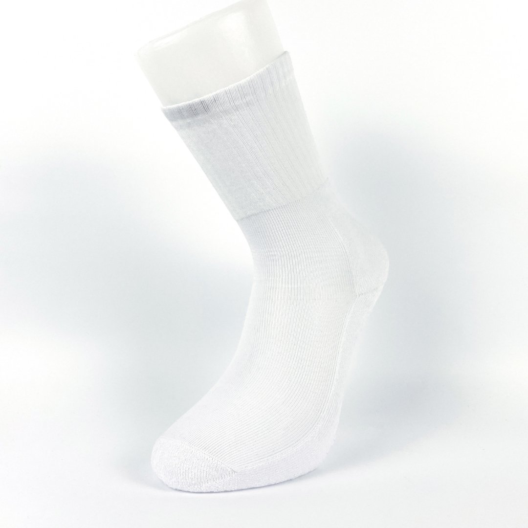 Polutermo duge bele čarape